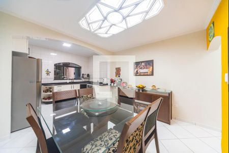 Casa à venda com 210m², 3 quartos e 2 vagasCopa