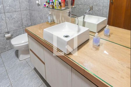 Casa à venda com 210m², 3 quartos e 2 vagasLavabo