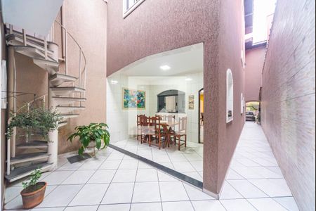 Casa à venda com 210m², 3 quartos e 2 vagasQuintal 