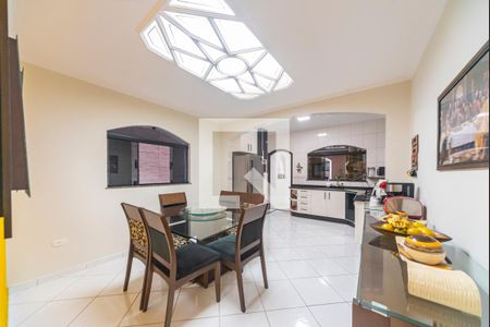 Casa à venda com 210m², 3 quartos e 2 vagasCopa