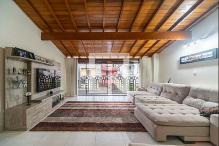 Sala de TV de casa à venda com 3 quartos, 210m² em Jardim Marek, Santo André