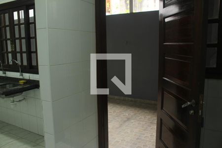 Casa à venda com 170m², 3 quartos e 2 vagasÁrea de Serviço