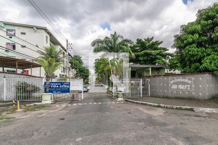 Fachada do Condomínio de apartamento para alugar com 2 quartos, 50m² em Cordovil, Rio de Janeiro