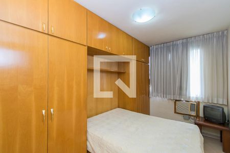 Quarto 2 de apartamento para alugar com 2 quartos, 50m² em Cordovil, Rio de Janeiro