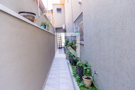 Casa à venda com 183m², 3 quartos e 4 vagas Casa à venda com 183m², 3 quartos e 4 vagasCorredor Lateral