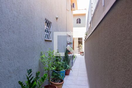 Casa à venda com 183m², 3 quartos e 4 vagas Casa à venda com 183m², 3 quartos e 4 vagasCorredor Lateral