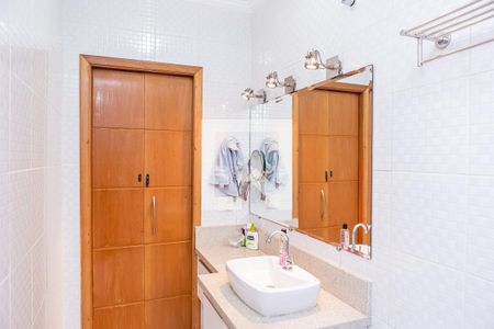 Casa à venda com 183m², 3 quartos e 4 vagas Casa à venda com 183m², 3 quartos e 4 vagasBanheiro da Suíte