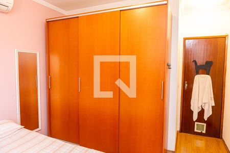 Casa à venda com 183m², 3 quartos e 4 vagas Casa à venda com 183m², 3 quartos e 4 vagasQuarto 3