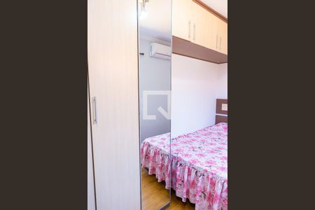 Casa à venda com 183m², 3 quartos e 4 vagas Casa à venda com 183m², 3 quartos e 4 vagasQuarto 2