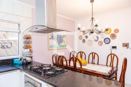 Casa à venda com 183m², 3 quartos e 4 vagas Casa à venda com 183m², 3 quartos e 4 vagasCozinha