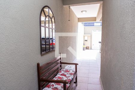 Casa à venda com 183m², 3 quartos e 4 vagas Casa à venda com 183m², 3 quartos e 4 vagasCorredor Lateral