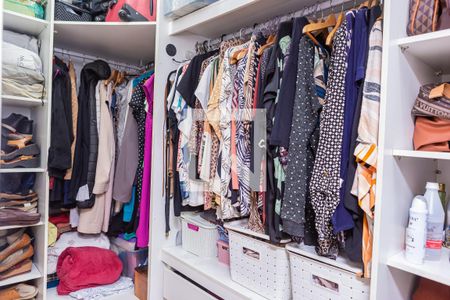 Casa à venda com 183m², 3 quartos e 4 vagas Casa à venda com 183m², 3 quartos e 4 vagasCloset