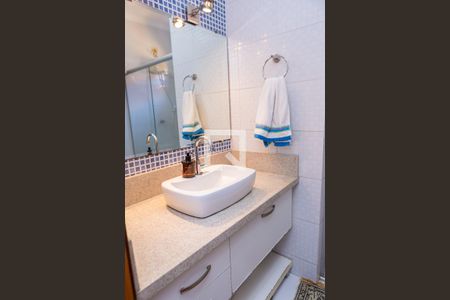 Casa à venda com 183m², 3 quartos e 4 vagas Casa à venda com 183m², 3 quartos e 4 vagasBanheiro 1