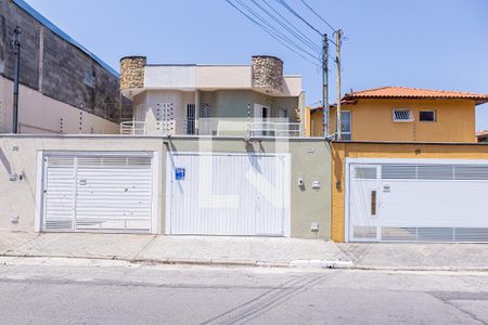 Casa à venda com 183m², 3 quartos e 4 vagas Casa à venda com 183m², 3 quartos e 4 vagasFachada