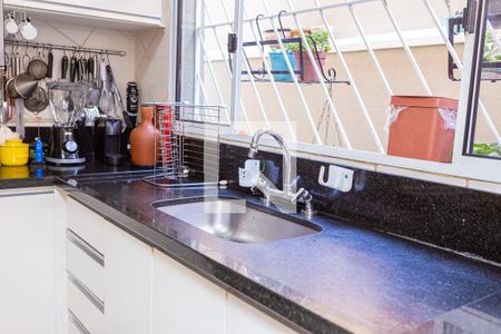 Casa à venda com 183m², 3 quartos e 4 vagas Casa à venda com 183m², 3 quartos e 4 vagasCozinha