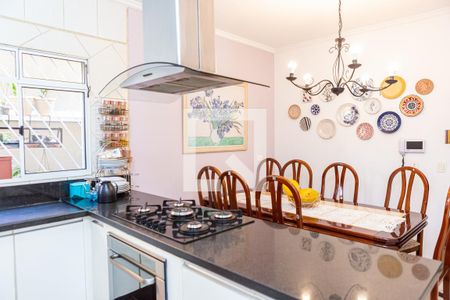 Casa à venda com 183m², 3 quartos e 4 vagas Casa à venda com 183m², 3 quartos e 4 vagasCozinha