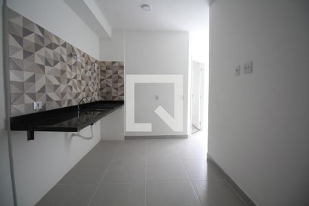 Sala/Cozinha de apartamento para alugar com 2 quartos, 36m² em Vila Monumento, São Paulo