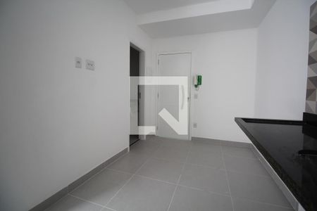 Sala/Cozinha de apartamento para alugar com 2 quartos, 36m² em Vila Monumento, São Paulo