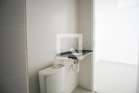 Apartamento à venda com 35m², 2 quartos e sem vaga Apartamento à venda com 35m², 2 quartos e sem vagaBanheiro