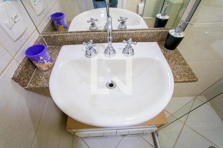 Apartamento à venda com 97m², 3 quartos e 2 vagas Apartamento à venda com 97m², 3 quartos e 2 vagasBanheiro social