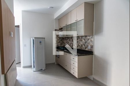 Sala/cozinha de apartamento para alugar com 2 quartos, 33m² em Vila Monumento, São Paulo