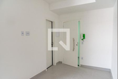 Sala/cozinha de apartamento à venda com 2 quartos, 33m² em Vila Monumento, São Paulo