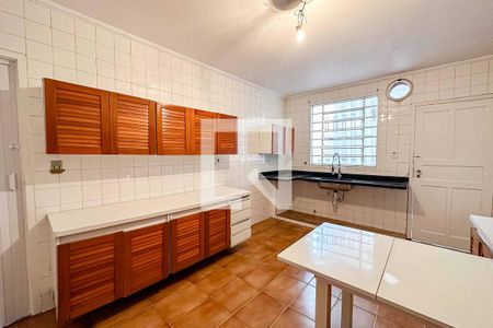 Casa à venda com 480m², 5 quartos e 5 vagasCozinha 