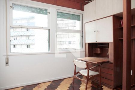Quarto 2 de apartamento para alugar com 2 quartos, 64m² em Independência, Porto Alegre