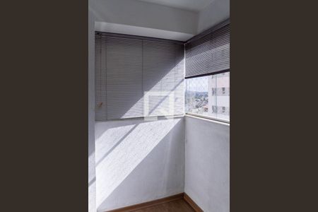 Varanda da sala de apartamento para alugar com 2 quartos, 63m² em Heliópolis, Belo Horizonte