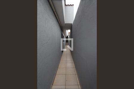 Casa para alugar com 250m², 4 quartos e 1 vaga Casa para alugar com 250m², 4 quartos e 1 vagaEscada