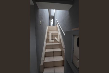 Casa para alugar com 250m², 4 quartos e 1 vaga Casa para alugar com 250m², 4 quartos e 1 vagaEscada