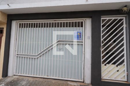 Casa para alugar com 250m², 4 quartos e 1 vaga Casa para alugar com 250m², 4 quartos e 1 vagaFachada