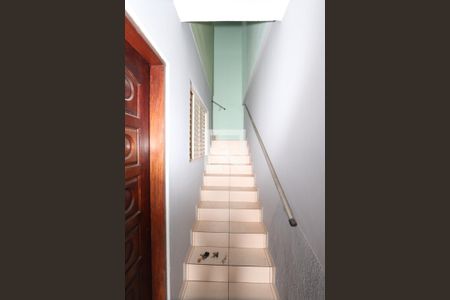 Casa para alugar com 250m², 4 quartos e 1 vaga Casa para alugar com 250m², 4 quartos e 1 vagaEscada