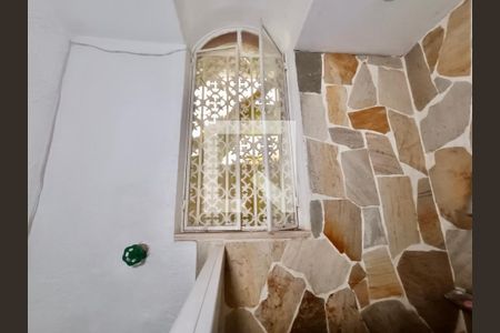 Casa para alugar com 600m², 2 quartos e 2 vagasBanheiro social 1