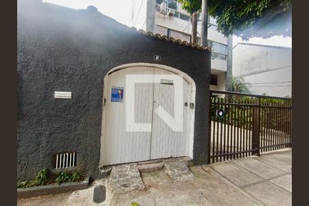 Casa para alugar com 600m², 2 quartos e 2 vagasFachada
