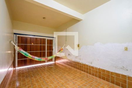 Garagem de casa à venda com 3 quartos, 170m² em Coronel Aparicio Borges, Porto Alegre