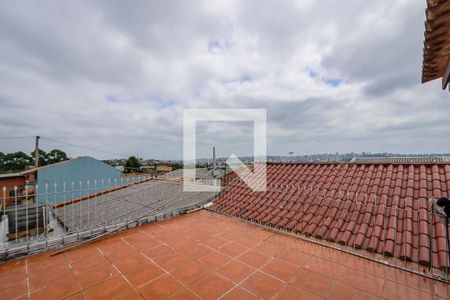 Casa à venda com 170m², 3 quartos e 2 vagas Casa à venda com 170m², 3 quartos e 2 vagasVaranda