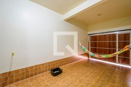 Garagem de casa à venda com 3 quartos, 170m² em Coronel Aparicio Borges, Porto Alegre