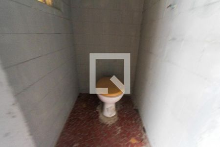 Casa para alugar com 90m², 2 quartos e sem vaga Casa para alugar com 90m², 2 quartos e sem vagaBanheiro de Serviço