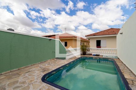 Casa à venda com 200m², 3 quartos e 4 vagasPiscina