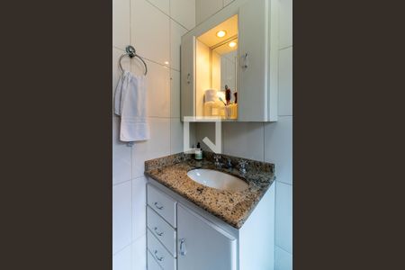 Casa à venda com 200m², 3 quartos e 4 vagasBanheiro do Quarto 1