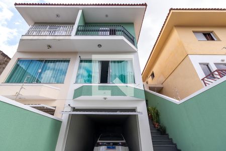 Casa à venda com 200m², 3 quartos e 4 vagasFachada Interna