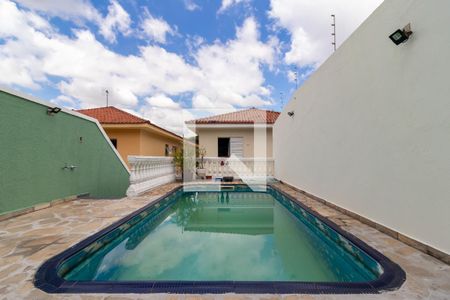 Casa à venda com 200m², 3 quartos e 4 vagasPiscina