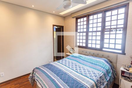 Suíte de apartamento à venda com 4 quartos, 200m² em Santo Antônio, Belo Horizonte