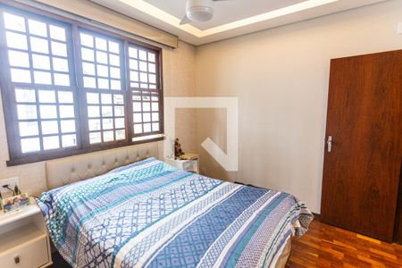 Suíte de apartamento à venda com 4 quartos, 200m² em Santo Antônio, Belo Horizonte