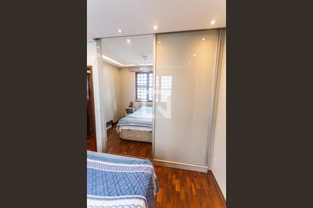 Armário da Suíte de apartamento à venda com 4 quartos, 200m² em Santo Antônio, Belo Horizonte