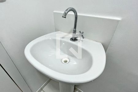 Banheiro de apartamento para alugar com 1 quarto, 23m² em Vila das Bandeiras, Guarulhos
