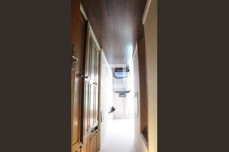Casa para alugar com 560m², 6 quartos e 8 vagasCloset da suíte 1