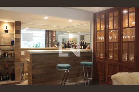 Casa para alugar com 560m², 6 quartos e 8 vagasBar