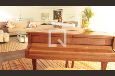Casa para alugar com 560m², 6 quartos e 8 vagasSala 1